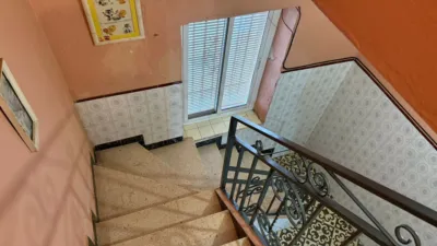 Casa en venta en Calle Real Utrera, cerca de Calle de Málaga, Centro-Doña Mercedes (Distrito Zona Centro. Dos Hermanas) de 152.250 €