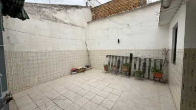 Casa en venta en Calle Real Utrera, cerca de Calle de Málaga, Centro-Doña Mercedes (Distrito Zona Centro. Dos Hermanas) de 152.250 €