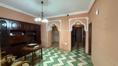 Casa en venta en Calle Real Utrera, cerca de Calle de Málaga, Centro-Doña Mercedes (Distrito Zona Centro. Dos Hermanas) de 152.250 €