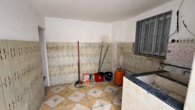 Casa en venta en Calle Real Utrera, cerca de Calle de Málaga, Centro-Doña Mercedes (Distrito Zona Centro. Dos Hermanas) de 152.250 €
