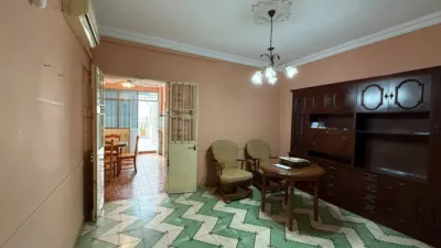 Casa en venta en Calle Real Utrera, cerca de Calle de Málaga, Centro-Doña Mercedes (Distrito Zona Centro. Dos Hermanas) de 152.250 €