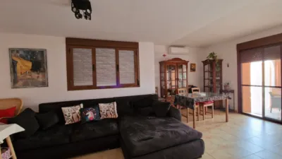 Chalet pareado en alquiler en Umbrete, Umbrete de 1.150 €<span>/mes</span>