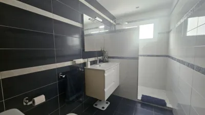 Semi-detached chalet in Umbrete photo 6