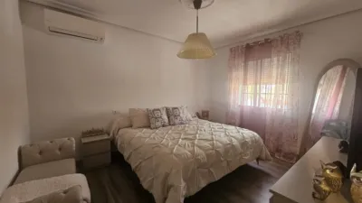 Semi-detached chalet in Umbrete photo 5