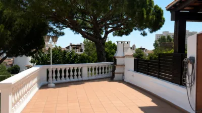 Terraced house in Carrer de la Fragata photo 4