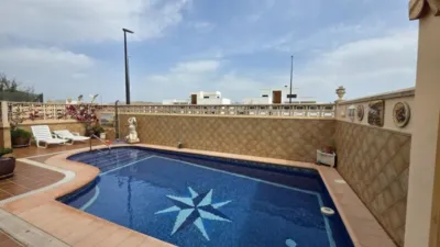 Chalet en Casco Urbano photo 2