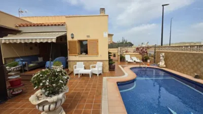 Chalet en Casco Urbano photo 3