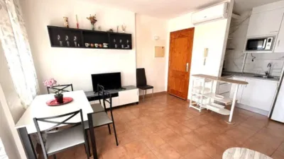 Piso en calle Salvador de Madriaga photo 2