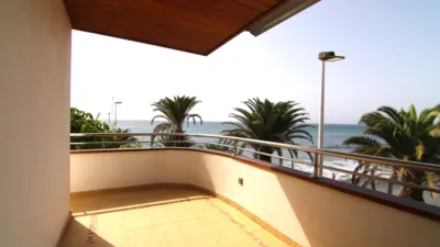 Casa en calle Los Jazmines photo 2