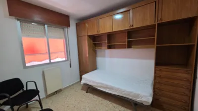 Piso en alquiler en Avenida de Perú, Huerta Rosales-Valdepasillas (Badajoz Capital) de 900 €<span>/mes</span>