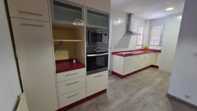 Piso en alquiler en Avenida de Perú, Huerta Rosales-Valdepasillas (Badajoz Capital) de 900 €<span>/mes</span>