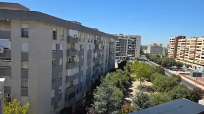 Piso en alquiler en Avenida de Perú, Huerta Rosales-Valdepasillas (Badajoz Capital) de 900 €<span>/mes</span>