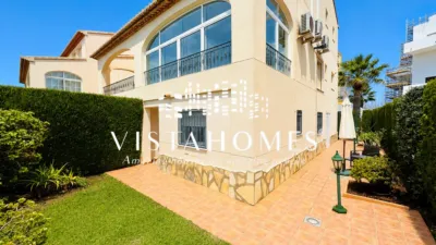 Semi-detached chalet on Avinguda de Picasso photo 3