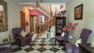 Terraced house on Calle de Chipre photo 2