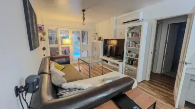 Apartment on Arquitecto Julian Laguna Street photo 3