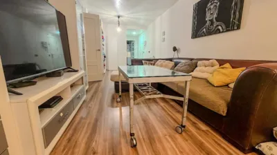 Apartment on Arquitecto Julian Laguna Street photo 4
