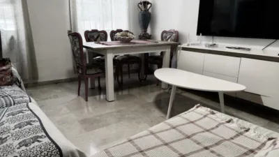 Charming ground-floor apartment located on Alameda de Cádiz. The living room features two windows overlooking the promenade, while the kitchen and both bedrooms have windows facing an internal courtyard. Interior joinery is white lacquered wood, exterior joinery is aluminium. Very close to Plaza de Mina and Plaza de San Antonio. Air conditioning and heating pre-installation. Close to shops, restaurants and bus stops. Best viewed in person. Taxes, notary fees and agent’s commission are not included in the price. photo 16