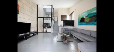 Semi-detached chalet on Caracas Street photo 6