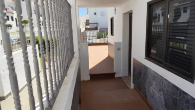 Semi-detached chalet on Gravina Street photo 24