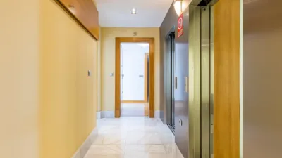 Piso en venta en Avenida de la Reina Victoria Eugenia, 2, Ensanche (Distrito Núcleo Urbano. Cartagena)