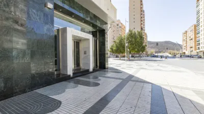 Piso en venta en Avenida de la Reina Victoria Eugenia, 2, Ensanche (Distrito Núcleo Urbano. Cartagena)