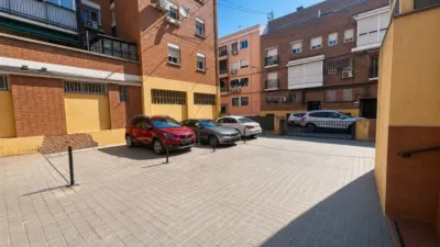 Piso en calle de Madridejos photo 24
