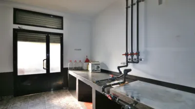 Local comercial en venta en Calle de Villacasares, número SN, El Cristo-Ave María (Palencia Capital) de 80.000 €