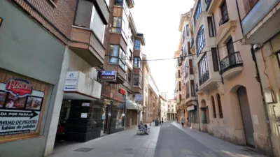 Local comercial en alquiler en Calle de Valentín Calderón, número SN, Centro (Palencia Capital) de 375 €<span>/mes</span>