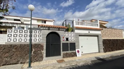 Casa en venta en Calle Atenea, Costa del Silencio-Las Galletas (Arona) de 350.000 €