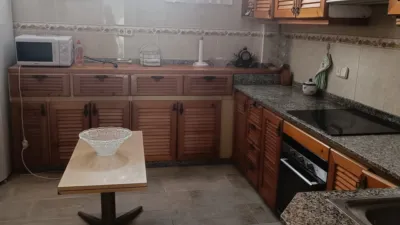Bungalow for sale on Urbano Arregui Street photo 2