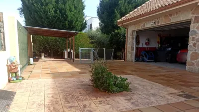 Single-family detached house in Campo Real photo 3