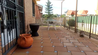 Single-family detached house in Campo Real photo 6