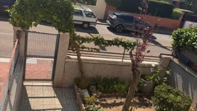 Semi-detached chalet on Avenida de Colón photo 3