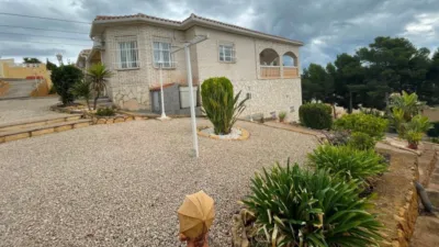 Chalet in La Nucia photo 2