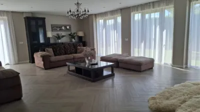 Chalet on Carrer Londres photo 34