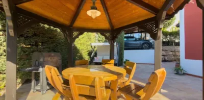 Chalet on Carrer Londres photo 24