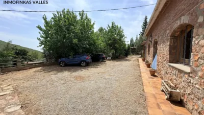 Rustic Finca on Carrer del Camí de Can Quintanes photo 5