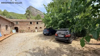 Rustic Finca on Carrer del Camí de Can Quintanes photo 4