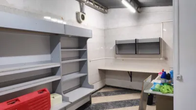 Local comercial en venta en Avinguda de València, cerca de Carrer del Lavadero, Casinos de 160.000 €