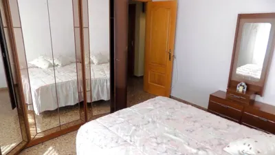 Flat on Carrer de l'Alcalaten photo 31