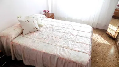 Flat on Carrer de l'Alcalaten photo 28