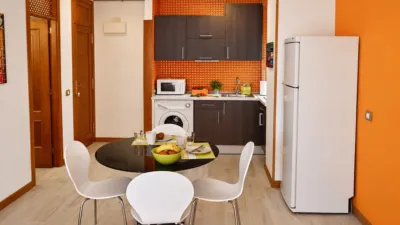 Apartment on Avenida del Arquitecto Gómez Cuesta, no. sn photo 7