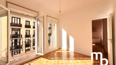 Piso en alquiler en Calle del General Álvarez de Castro - Imagen 8