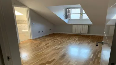 Piso en alquiler en Plaza de Guevara, Plaza Mayor-San Agustín (Segovia Capital) de 1.300 €<span>/mes</span>