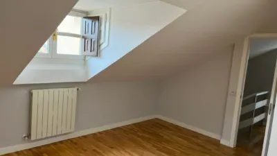 Piso en alquiler en Plaza de Guevara, Plaza Mayor-San Agustín (Segovia Capital) de 1.300 €<span>/mes</span>