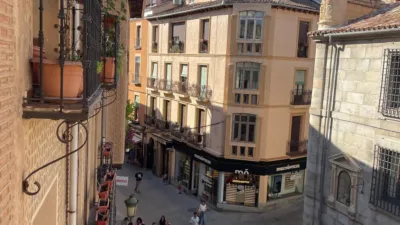 Piso en alquiler en Calle de Juan Bravo, Centro (Segovia Capital) de 900 €<span>/mes</span>