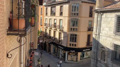 Piso en alquiler en Calle de Juan Bravo, Centro (Segovia Capital) de 900 €<span>/mes</span>