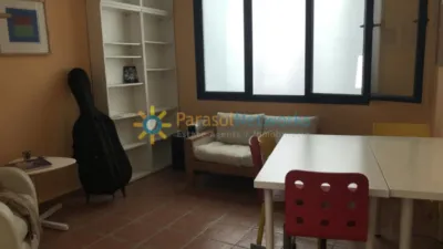 Casa adosada en alquiler en Nucli Urbà, Nucli Urbà (Oliva) de 800 €<span>/mes</span>