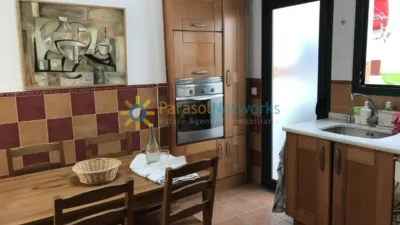 Casa adosada en alquiler en Nucli Urbà, Nucli Urbà (Oliva) de 800 €<span>/mes</span>