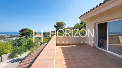 Semi-detached house on Avinguda d'Anglaterra photo 8